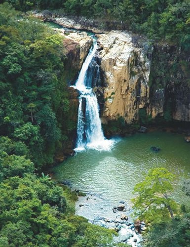 Cachoeira Fecho da Serra